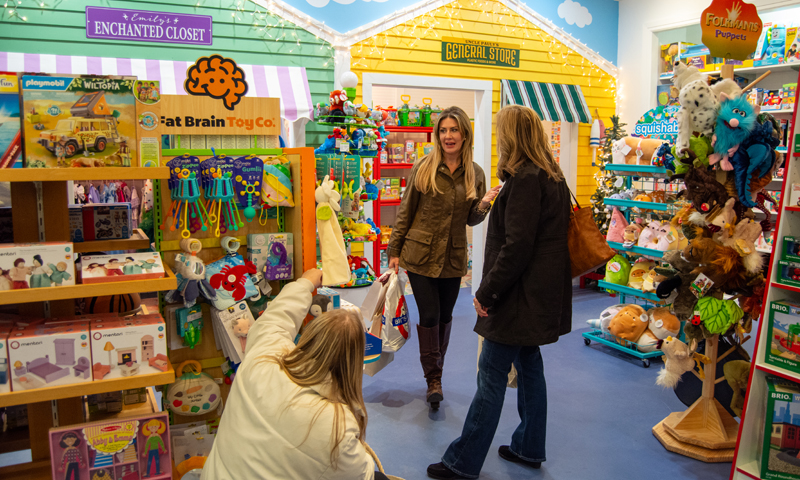 Maine Life shopping filming; Photo Credit: Lauren Peters at Visit Portland